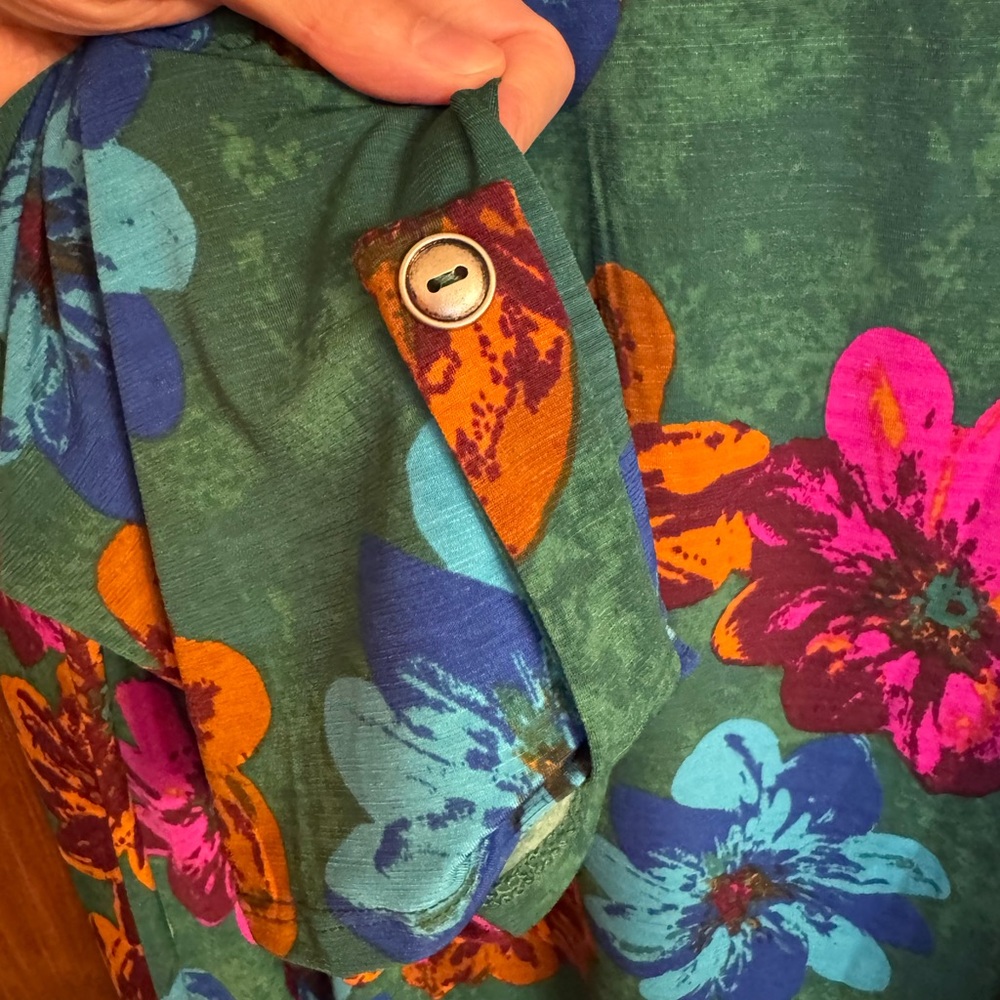 Dear Scarlett Green Floral 3/4 Sleeve V Neck Tunic Top size 2X - Picture 7 of 13